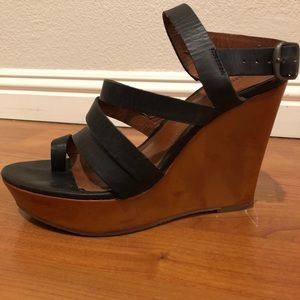 Lucky Brand-Wedges in  black